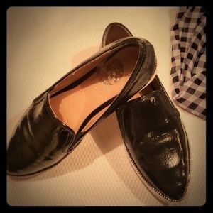😍Vince Camuto Patent leather sneakers size 9.5😍